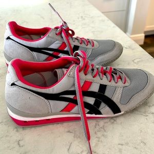 ASICS Serrano